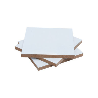 Δυσσωρευτότητα 680-830KG/M3 2-25mm 1220*2440mm MDF φύλλο μελαμίνης για εσωτερική διακόσμηση