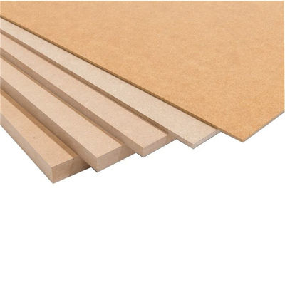 Δυσσωρευτότητα 680-830KG/M3 σκληρές πλάκες 18mm Plain Mdf Raw Wood Fiberboards 1220*2440mm